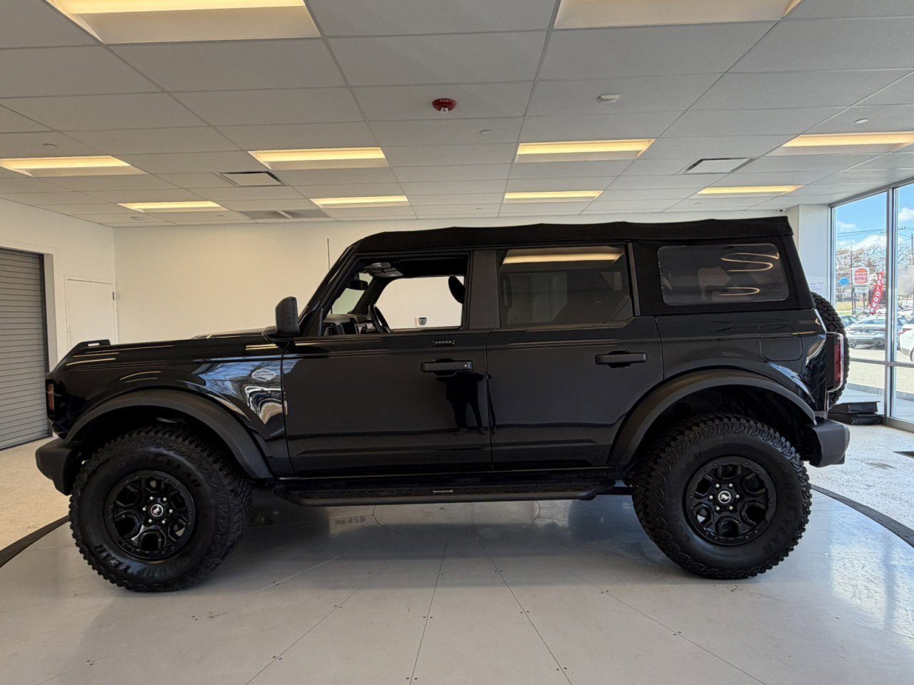 Used 2022 Ford Bronco Wildtrak image 4