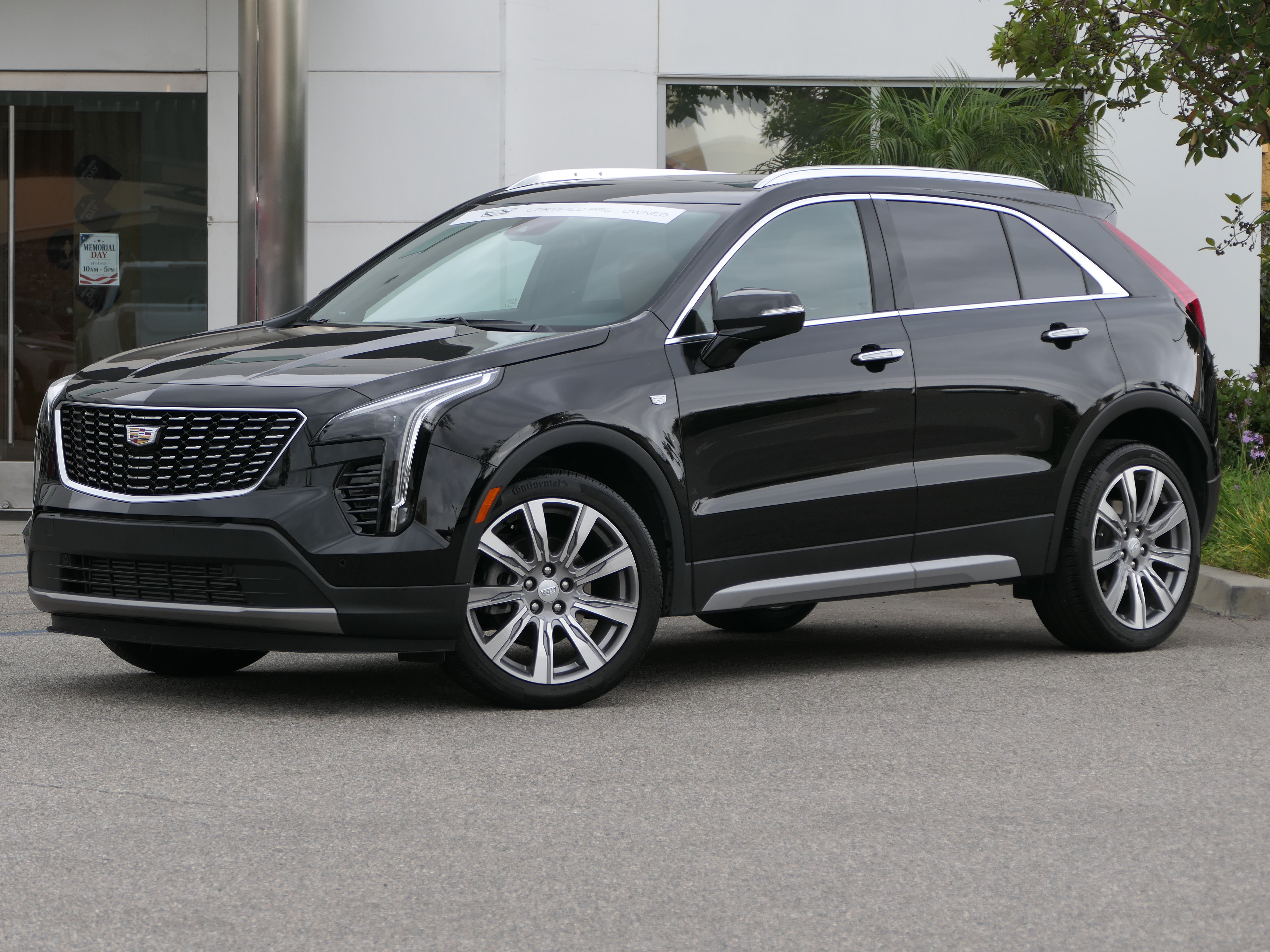 Certified 2023 Cadillac XT4 Premium Luxury w/ Technology Package FWD image 1
