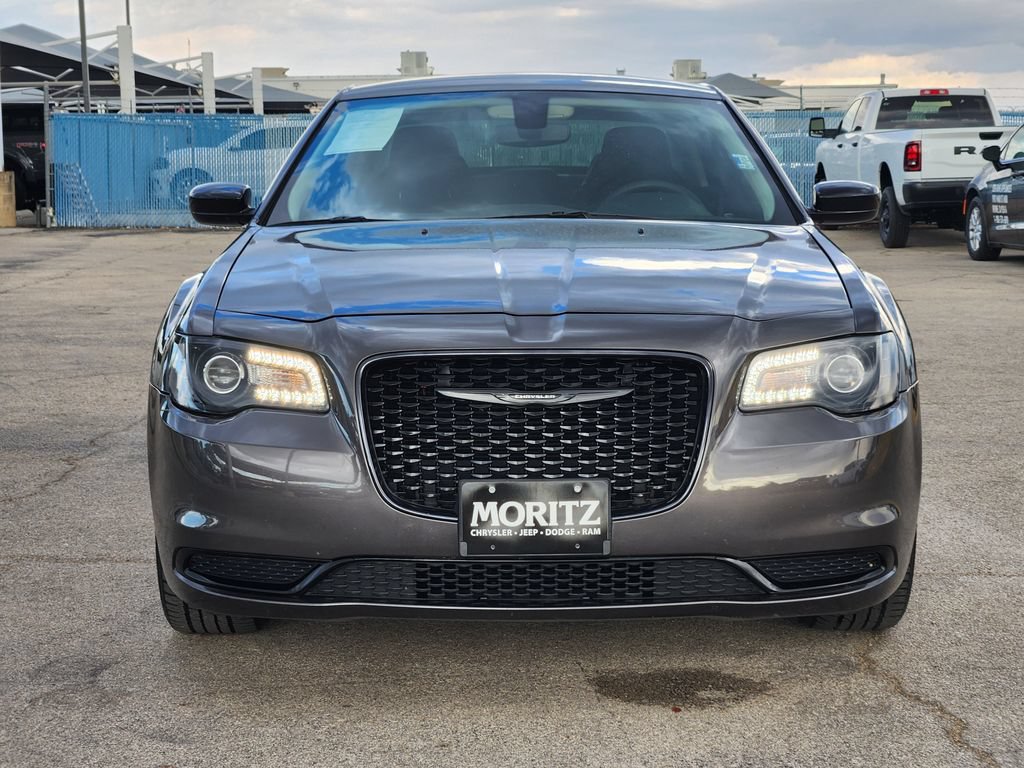 Used 2023 Chrysler 300 Touring w/ Sport Appearance Package RWD image 2
