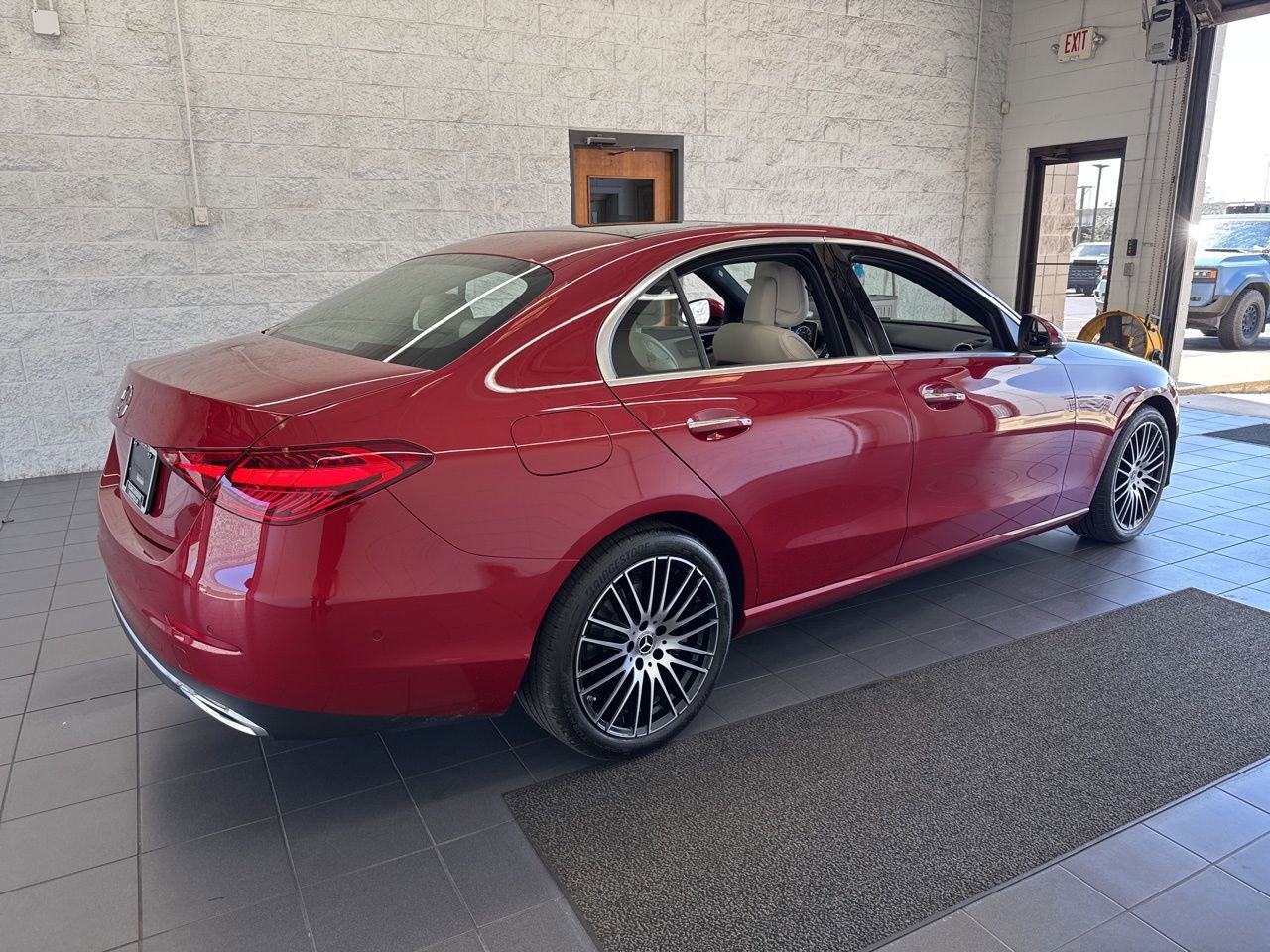 Used 2025 Mercedes-Benz C 300 Sedan image 8