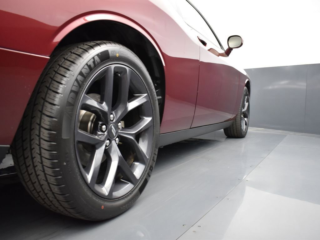 Used 2021 Dodge Challenger SXT w/ Blacktop Package image 25