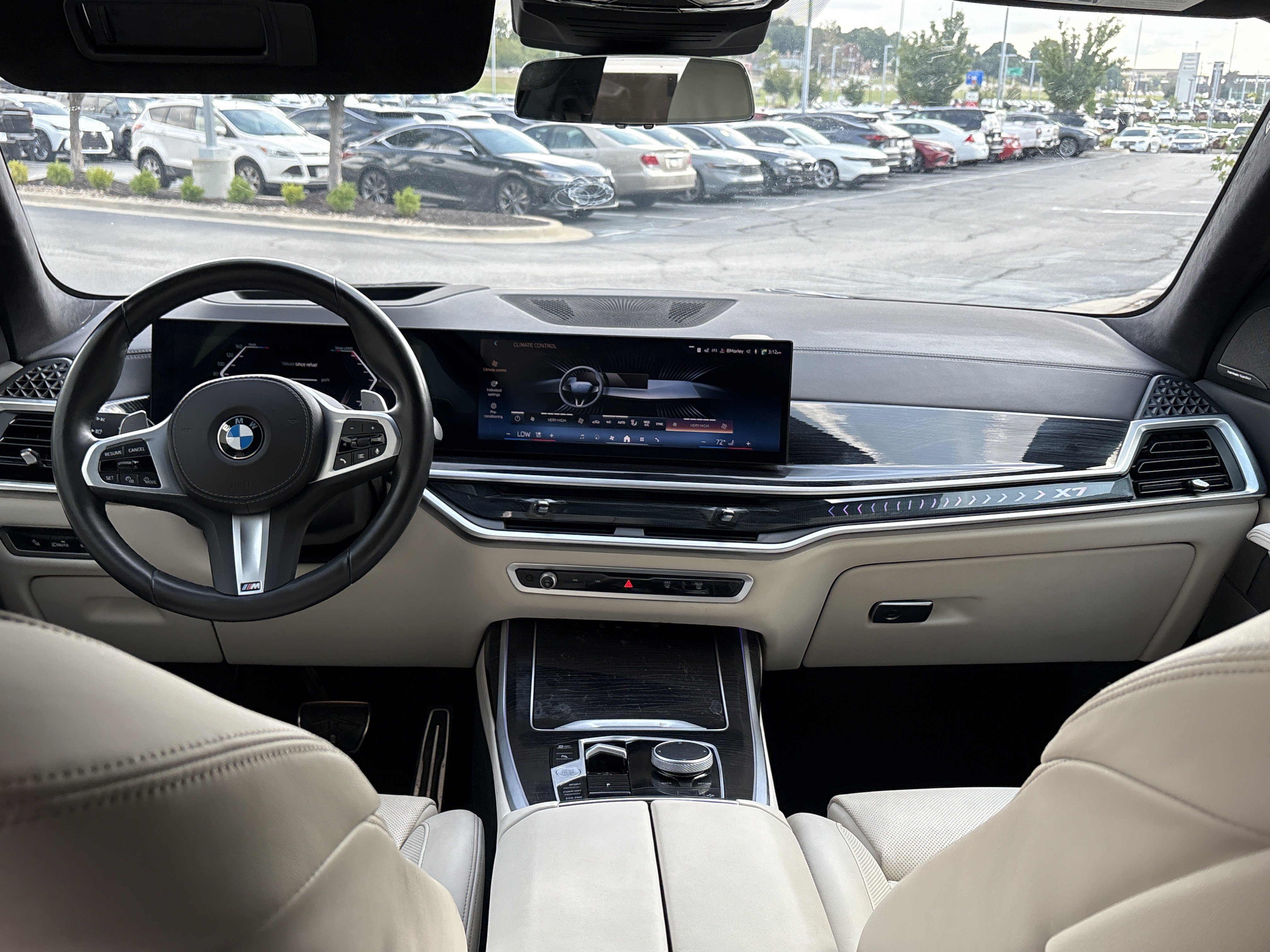 Used 2025 BMW X7 xDrive40i w/ M Sport Package AWD/4WD image 29