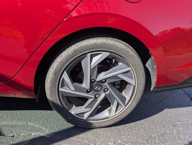 Certified 2025 Hyundai Elantra SEL FWD image 19