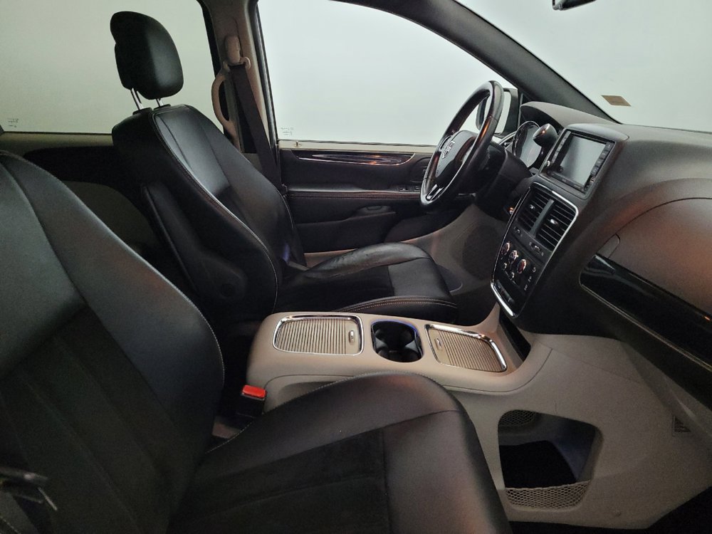 Used 2018 Dodge Grand Caravan SXT FWD image 21