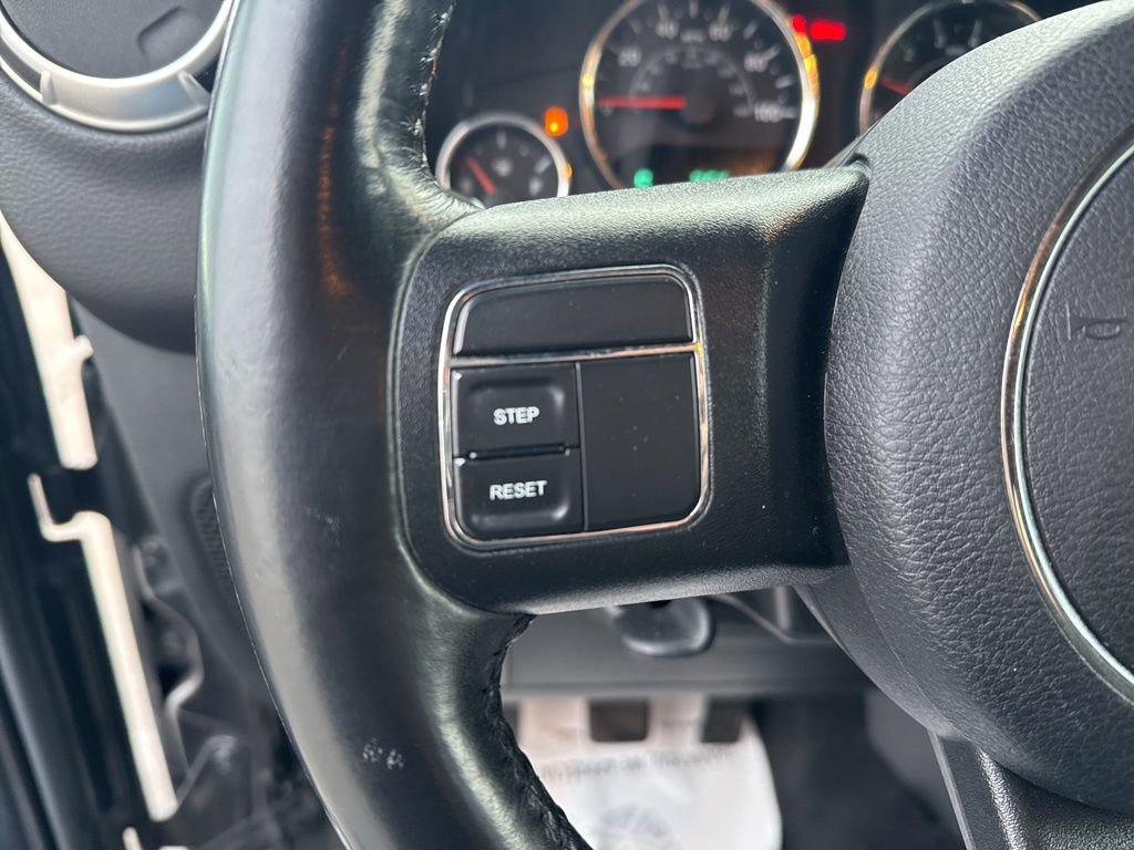 Used 2017 Jeep Wrangler Unlimited Sahara image 15