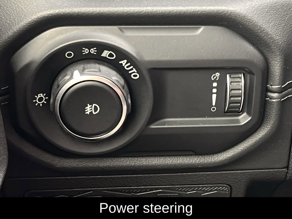 Used 2024 Jeep Wrangler Unlimited Rubicon w/ Technology Group image 25