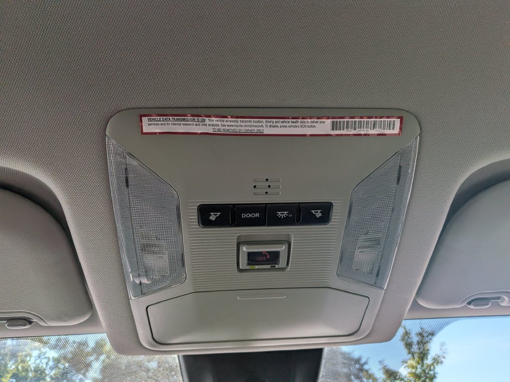 Used 2021 Toyota RAV4 LE FWD image 21