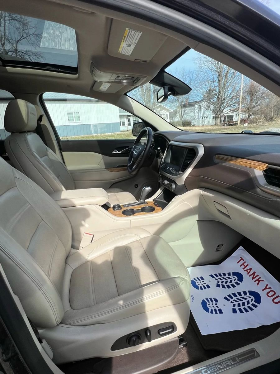 Used 2017 GMC Acadia Denali w/ Technology Package AWD/4WD image 13