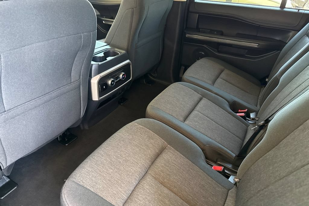 Used 2024 Ford Expedition XLT AWD/4WD image 13