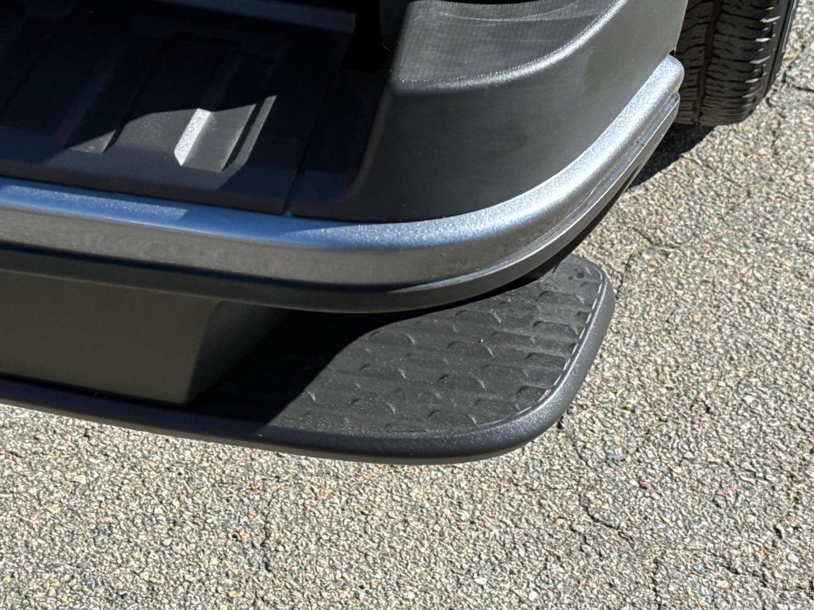 Used 2020 Chevrolet Colorado LT w/ LT Convenience Package image 7