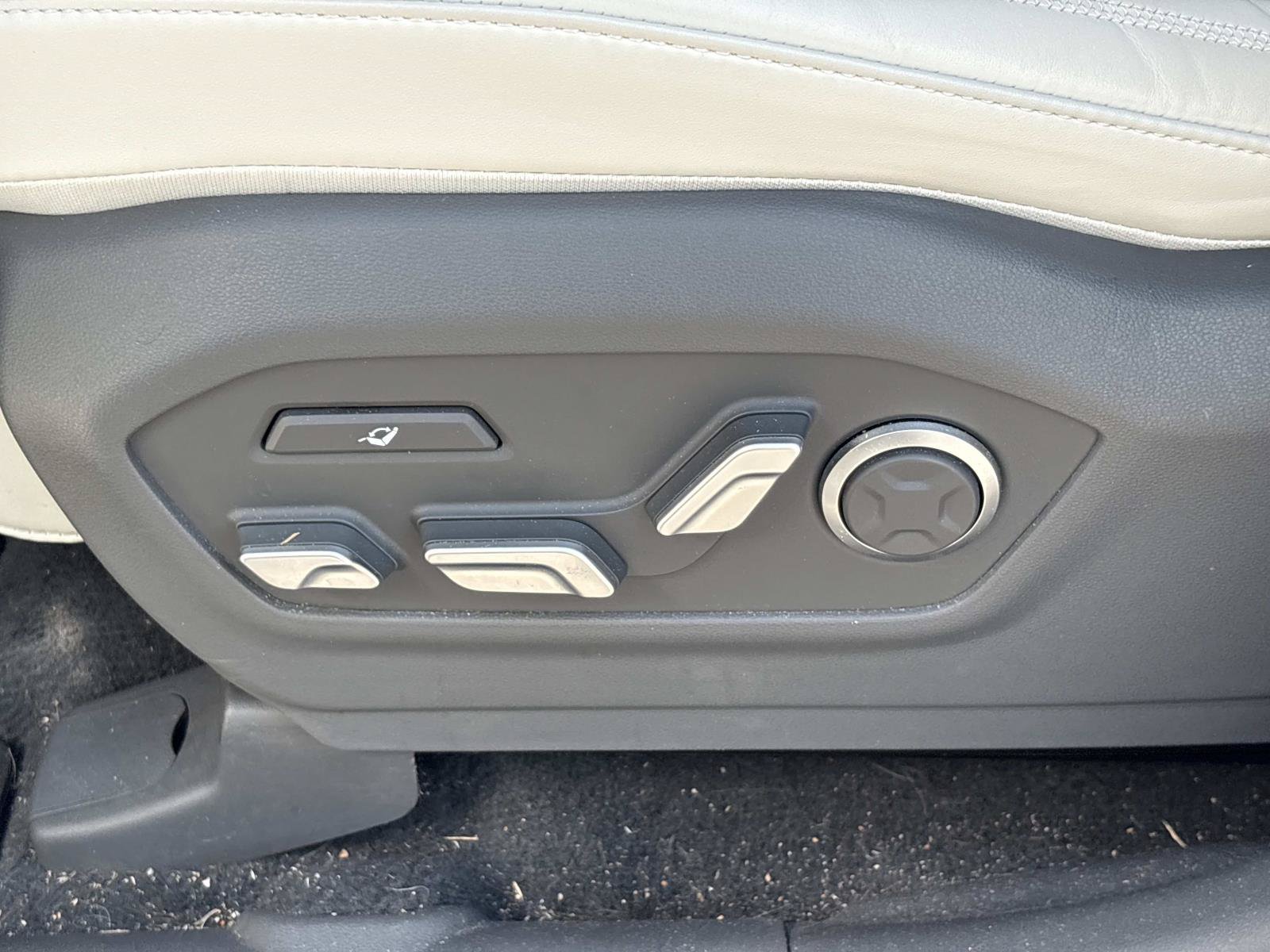 Used 2024 Hyundai Santa Fe Calligraphy AWD/4WD image 16