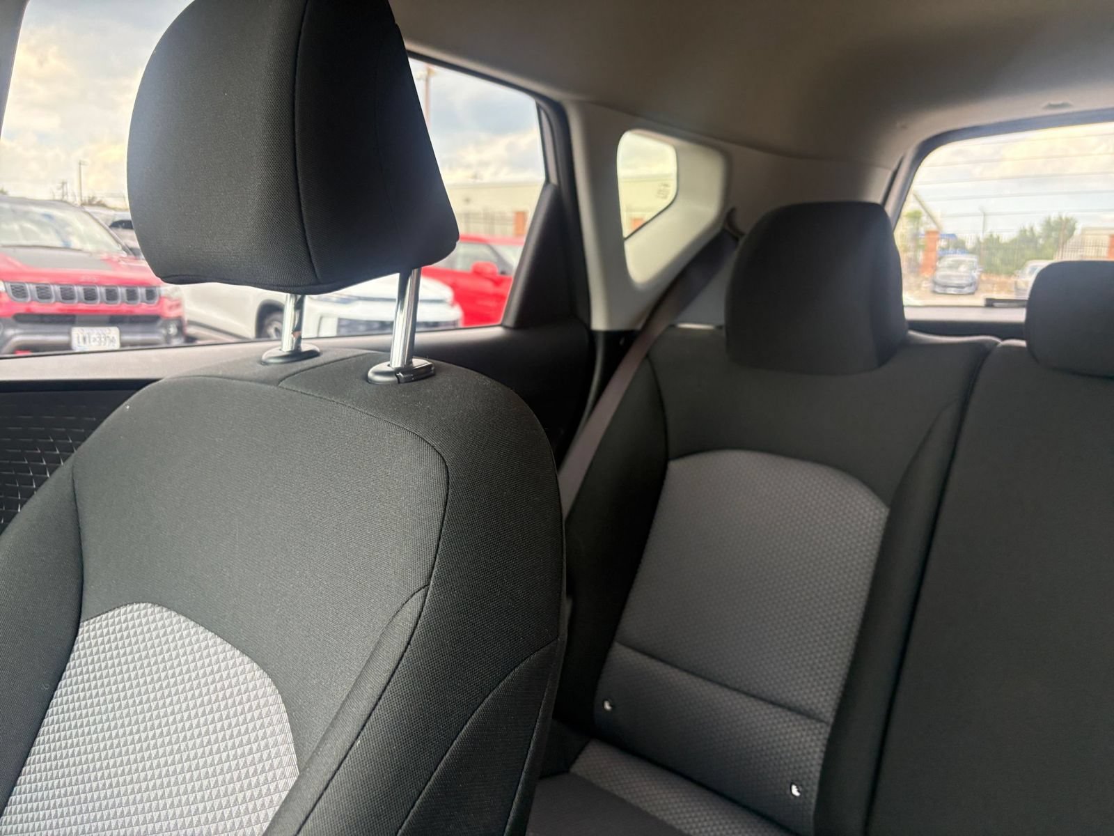 Used 2025 Kia Soul LX w/ LX Technology Package FWD image 33