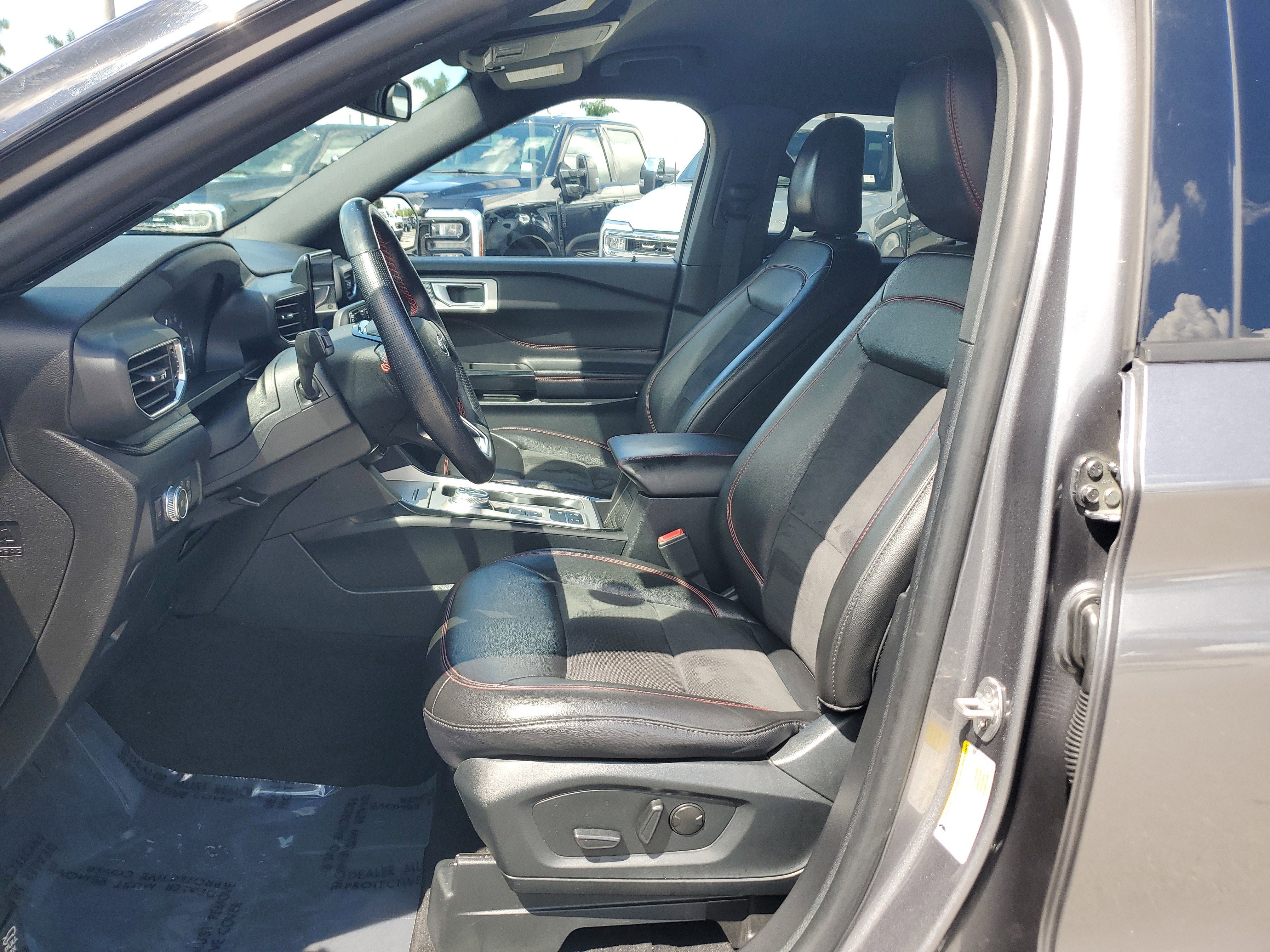 Used 2022 Ford Explorer ST-Line image 11