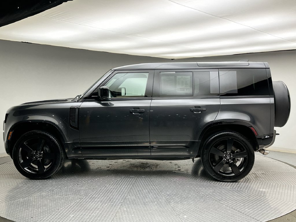 Used 2025 Land Rover Defender 110 X-Dynamic SE AWD/4WD image 10