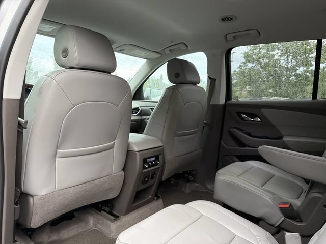 Used 2018 Chevrolet Traverse LT FWD image 13