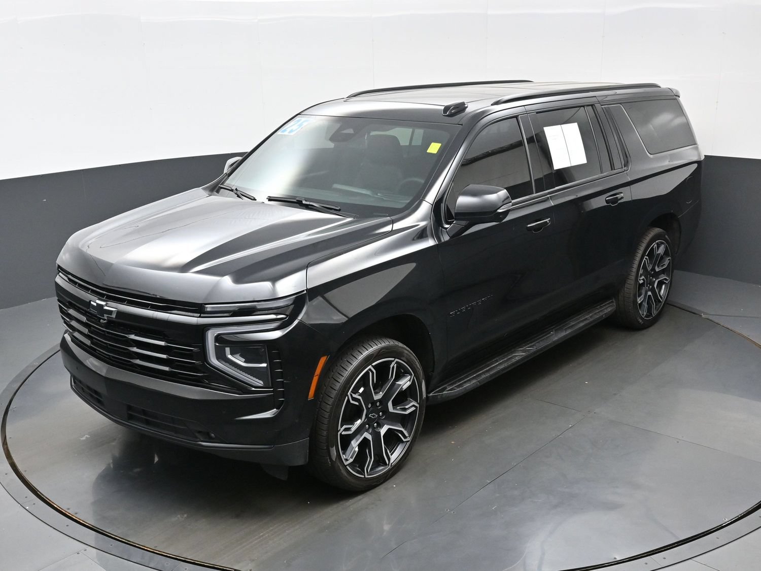 Used 2025 Chevrolet Suburban RST w/ RST Capability Package AWD/4WD image 40