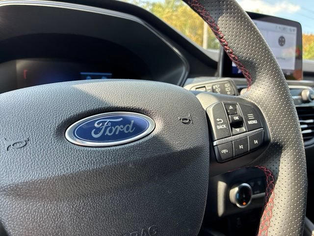 Certified 2025 Ford Escape ST-Line FWD image 28