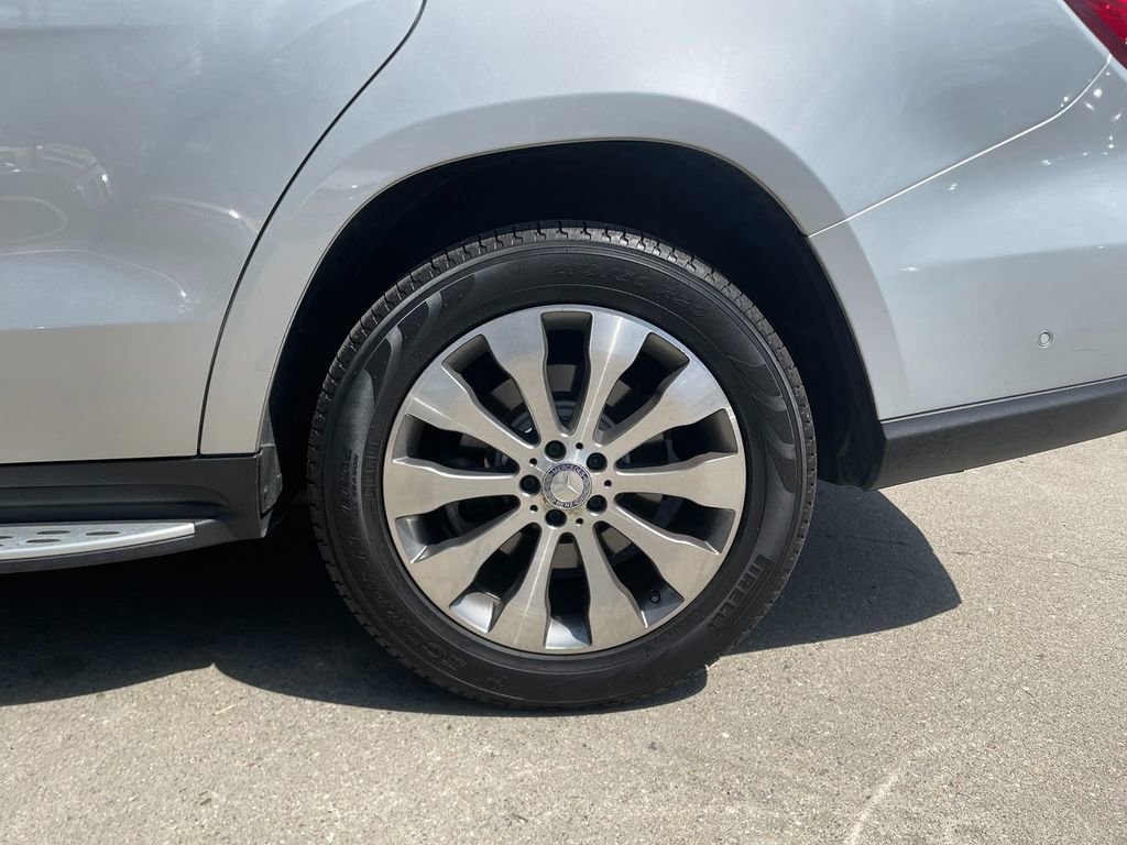 Used 2017 Mercedes-Benz GLS 450 4MATIC image 32