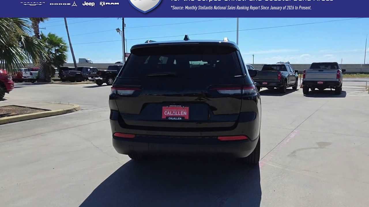 Used 2024 Jeep Grand Cherokee L Altitude AWD/4WD image 7