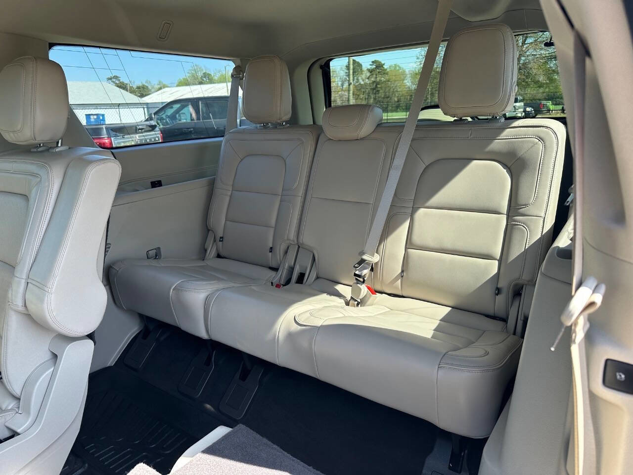 Used 2019 Lincoln Navigator L Reserve image 5