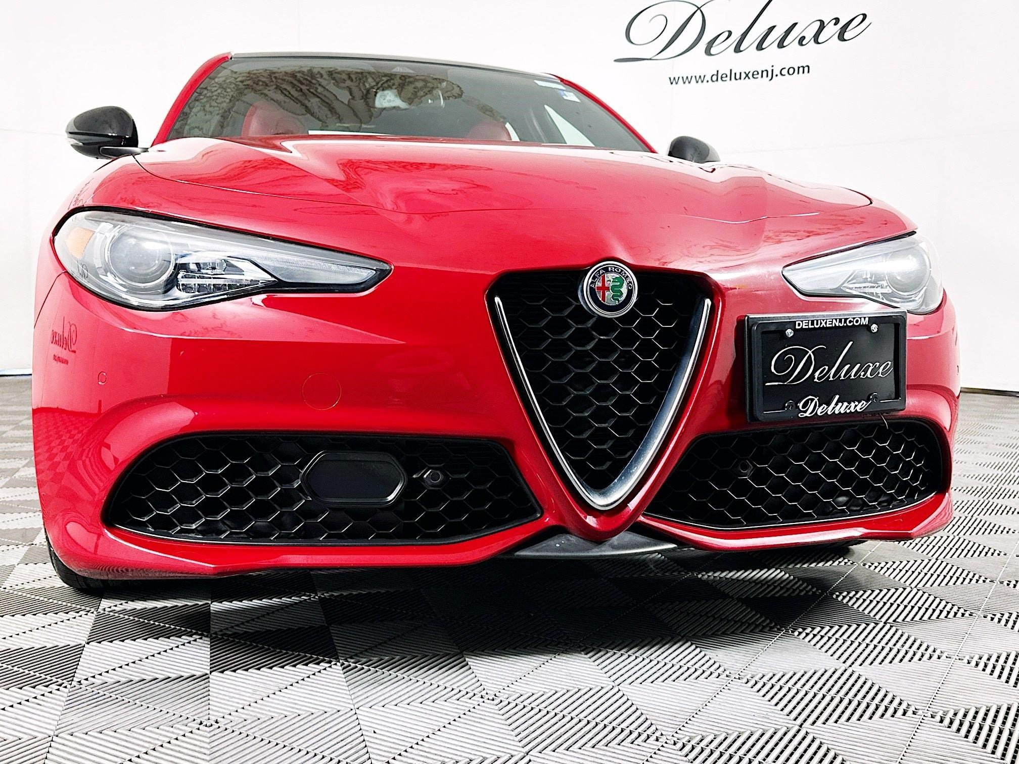 Used 2023 Alfa Romeo Giulia Veloce AWD/4WD image 32
