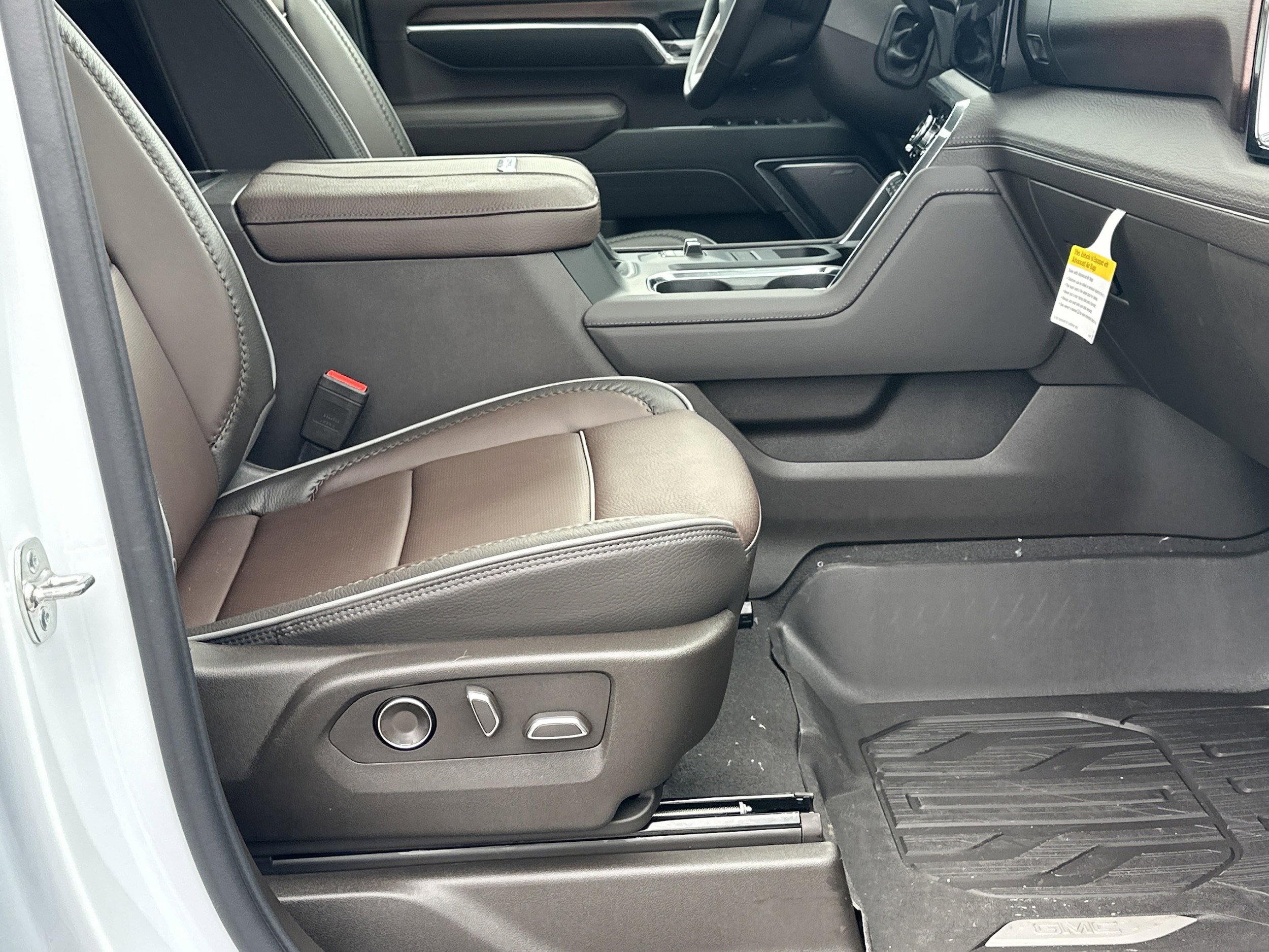 New 2026 GMC Sierra 3500 Denali w/ Denali Reserve Package image 13