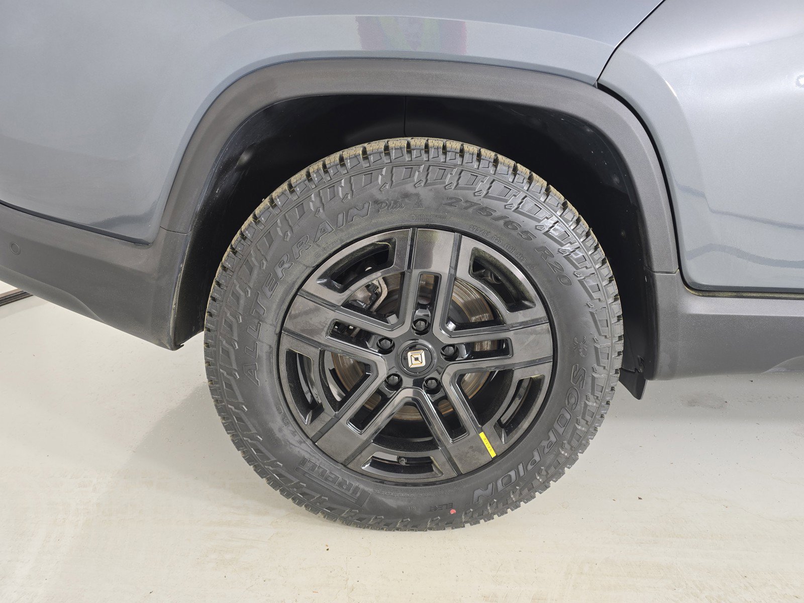 Used 2024 Rivian R1T Adventure image 12