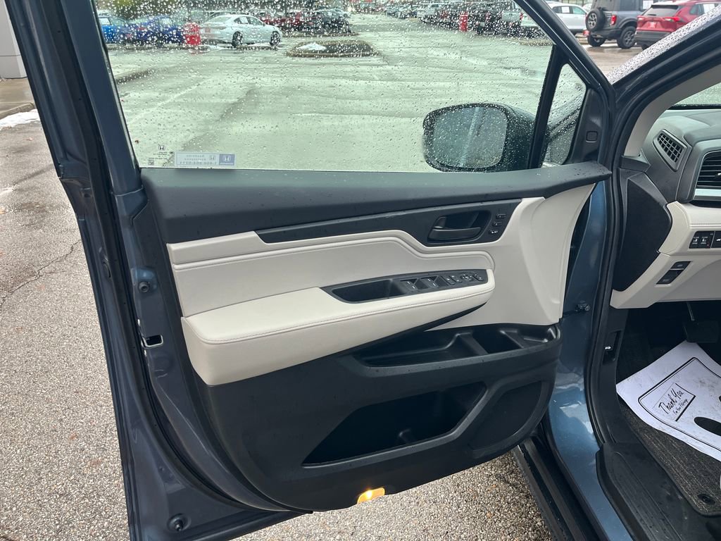 Used 2025 Honda Odyssey EX-L image 11