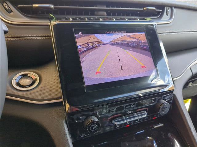 New 2025 Jeep Grand Cherokee Laredo X w/ Luxury Tech Group I image 13