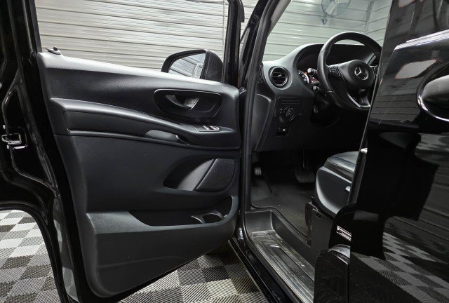 Used 2018 Mercedes-Benz Metris Passenger image 33