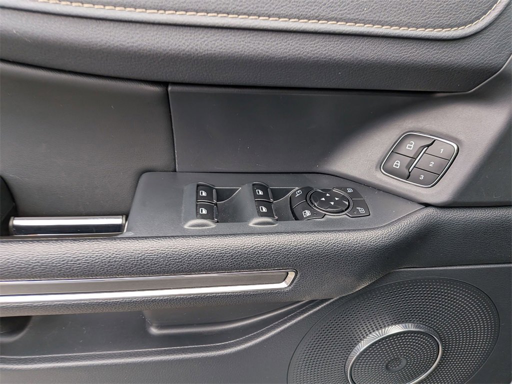 Used 2024 Ford Expedition XLT image 11