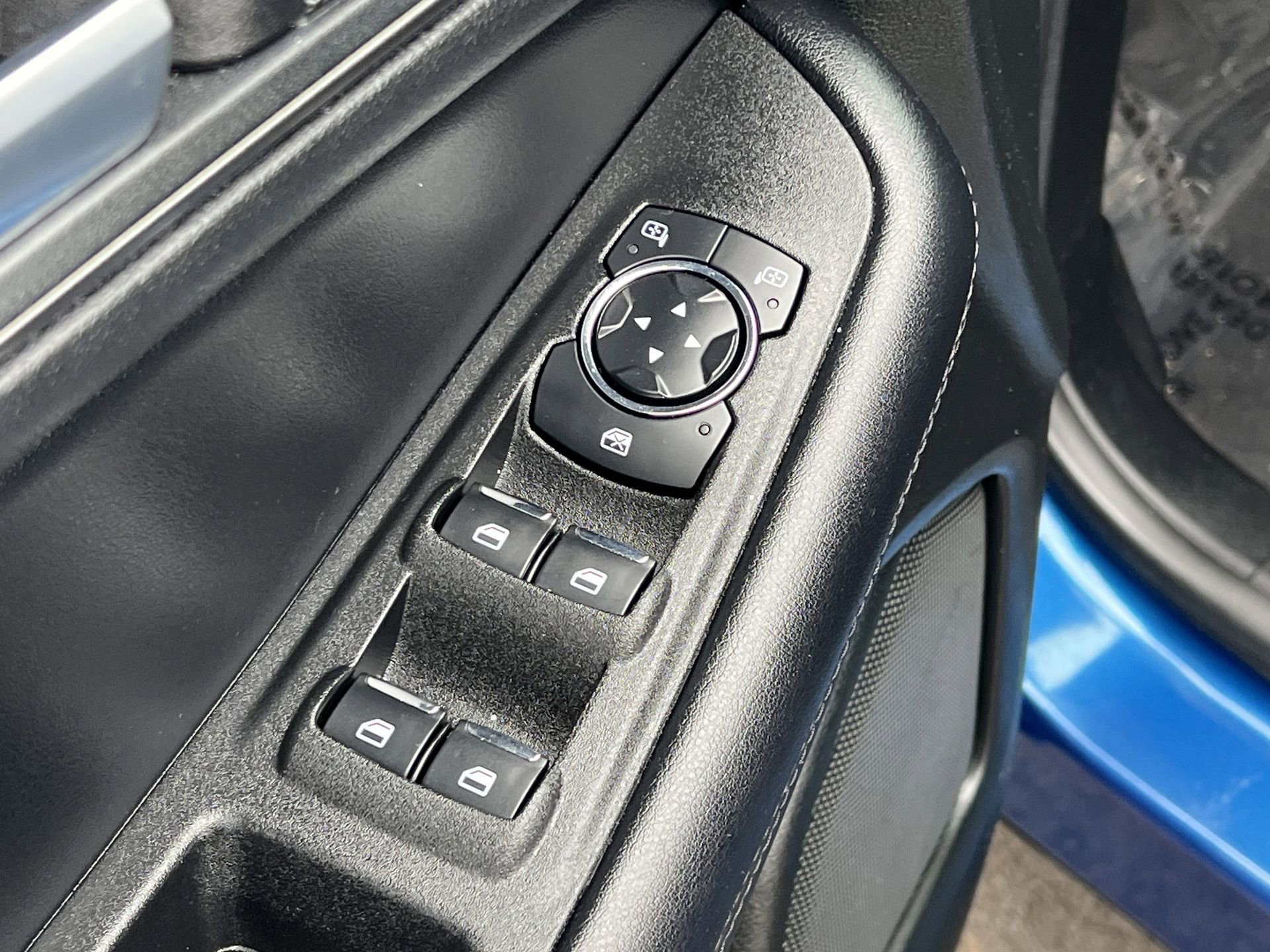 Certified 2023 Ford Edge SE w/ Black Appearance Package image 18