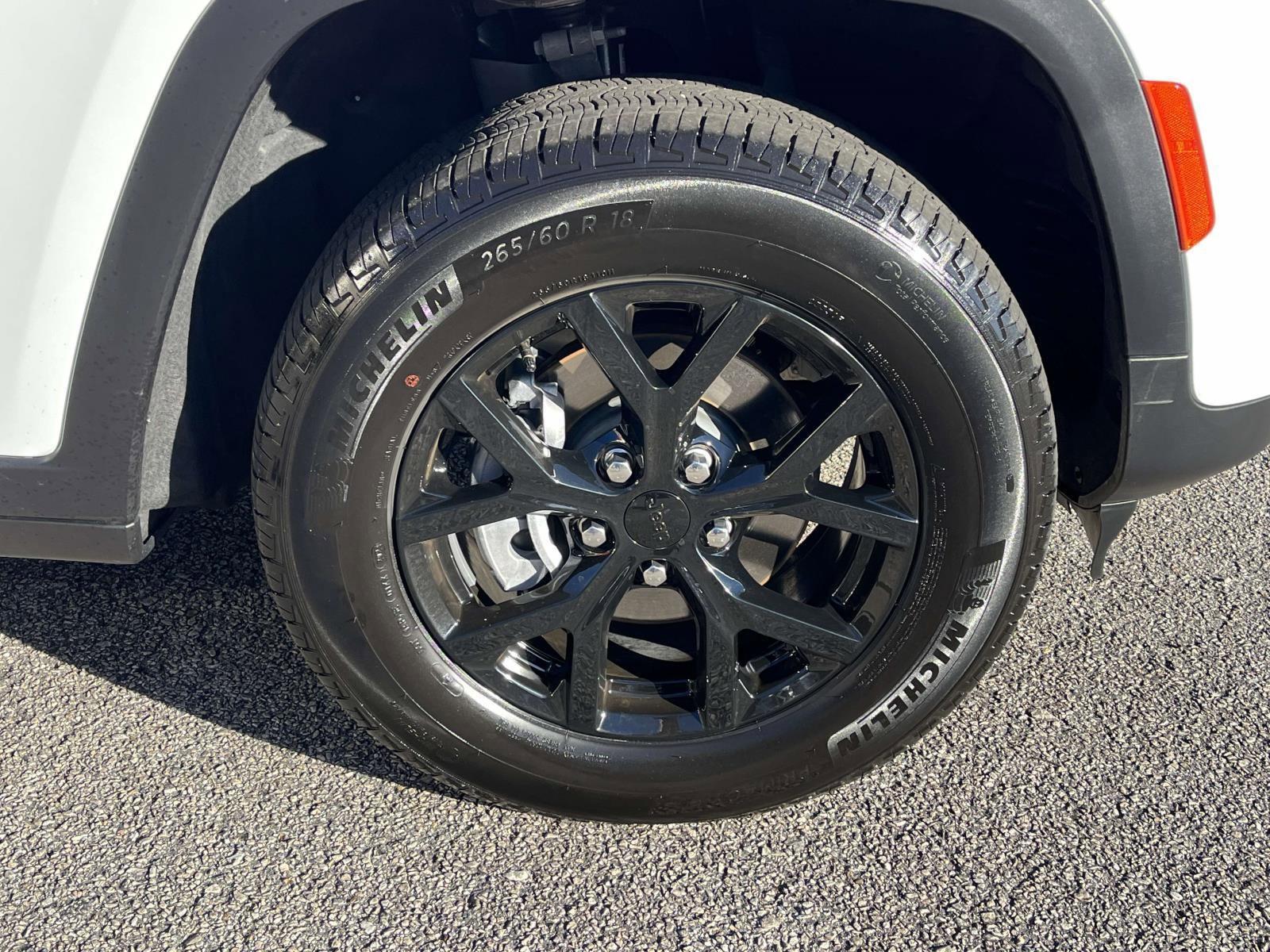 Used 2024 Jeep Grand Cherokee Altitude image 15