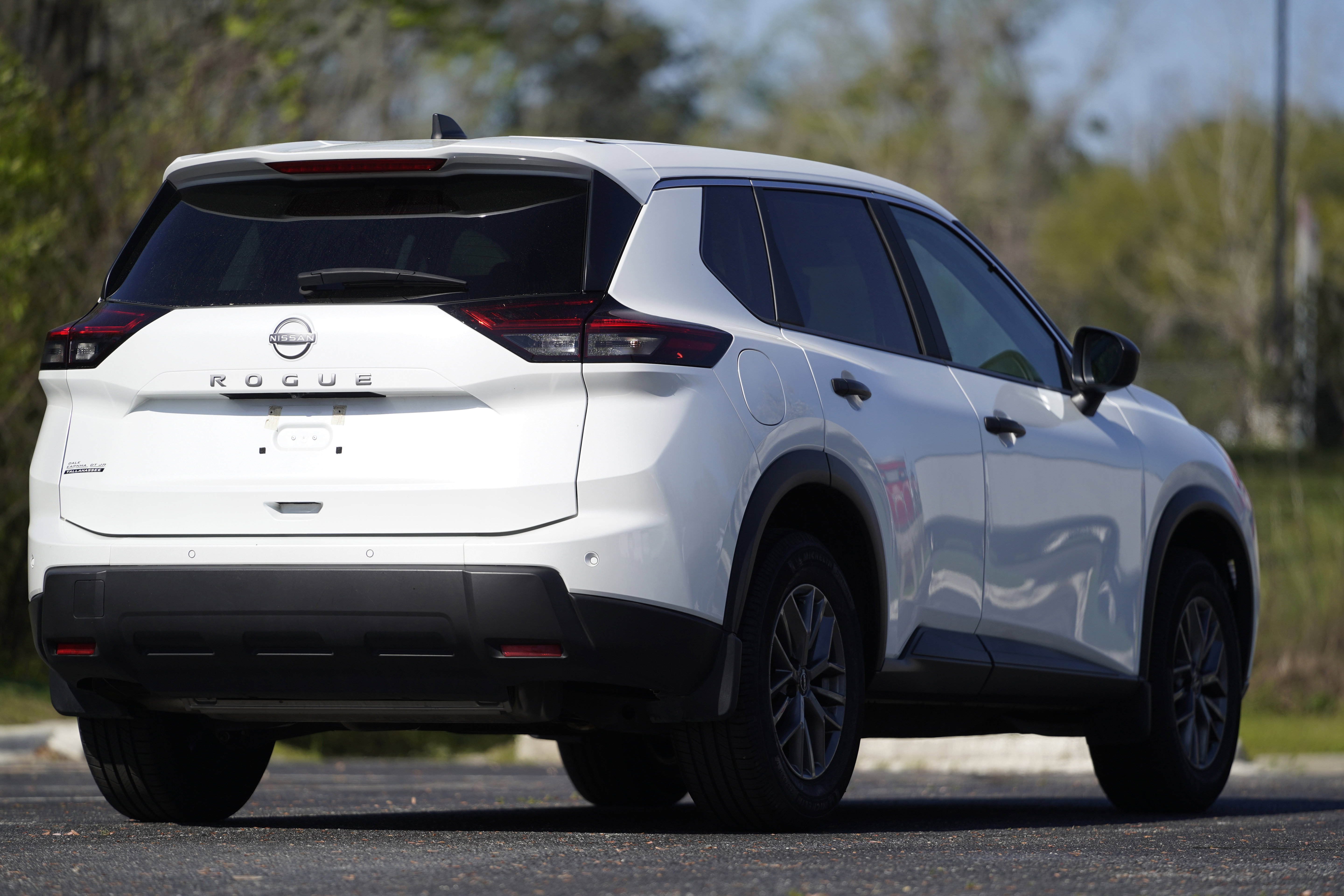 Used 2024 Nissan Rogue S image 37