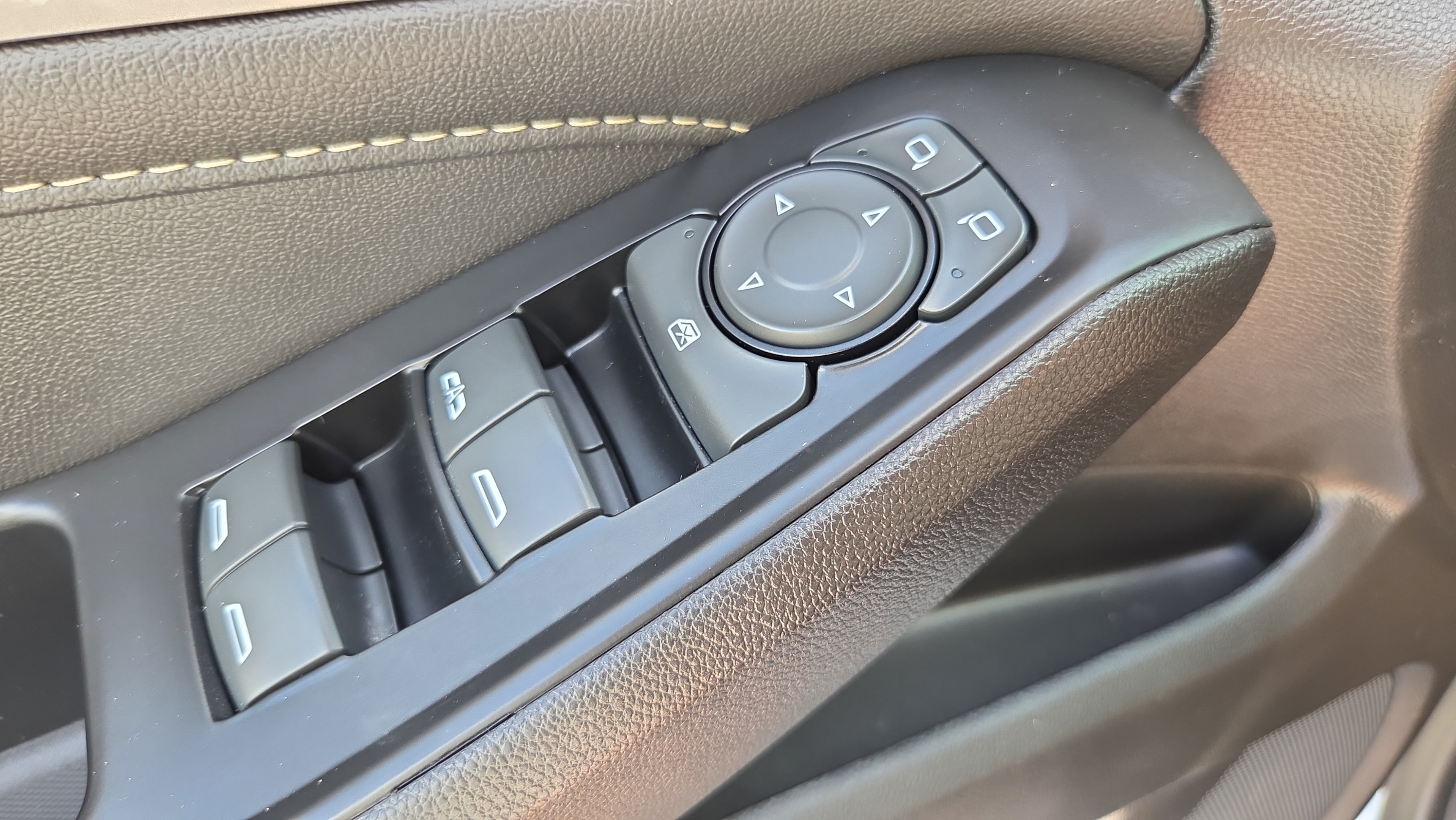 Certified 2023 Chevrolet Traverse LT FWD image 28