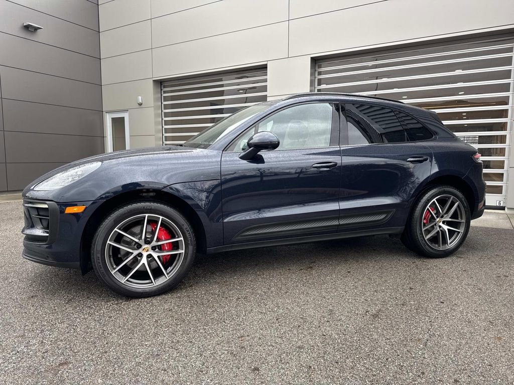 Used 2023 Porsche Macan S w/ Sport Chrono Package image 3