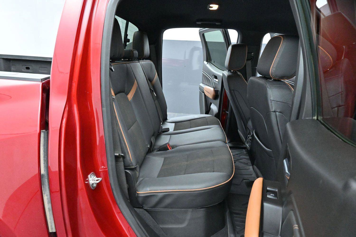 Used 2024 GMC Canyon AT4 w/ Canyon Safety Plus Package AWD/4WD image 29