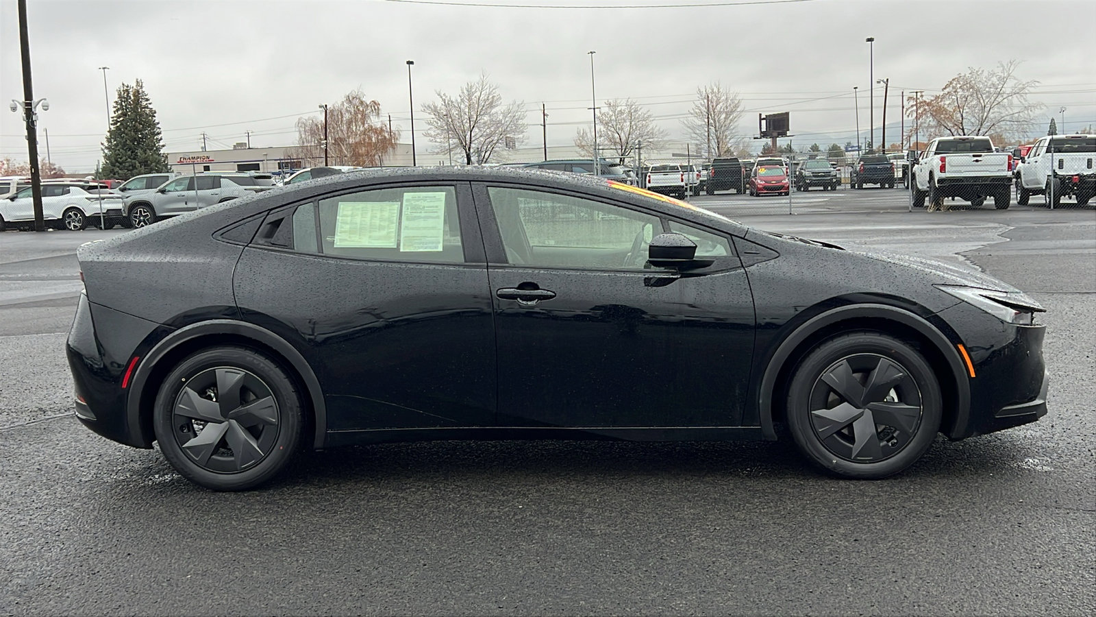 Used 2024 Toyota Prius LE image 4