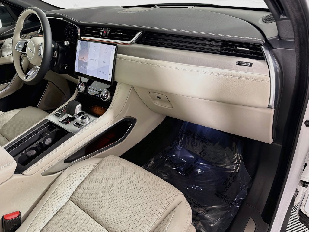 Certified 2026 Jaguar F-PACE R-Dynamic S AWD/4WD image 30