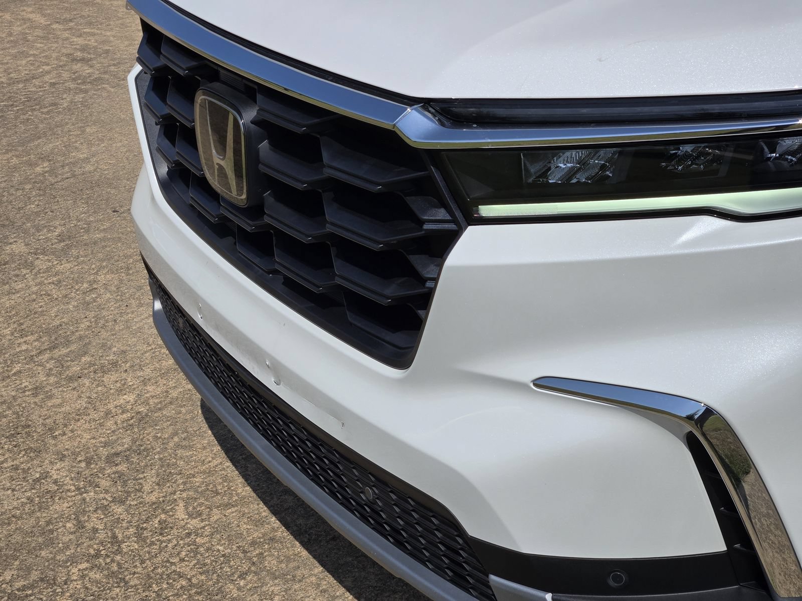Used 2025 Honda Pilot EX-L image 10