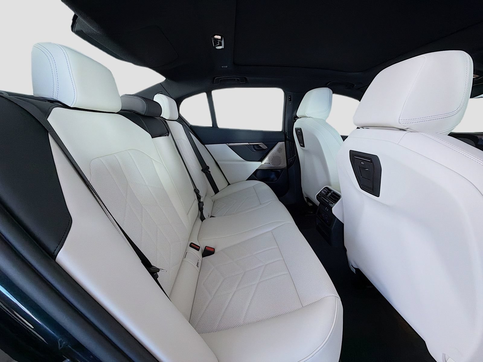 Used 2026 BMW i5 eDrive40 AWD/4WD image 29