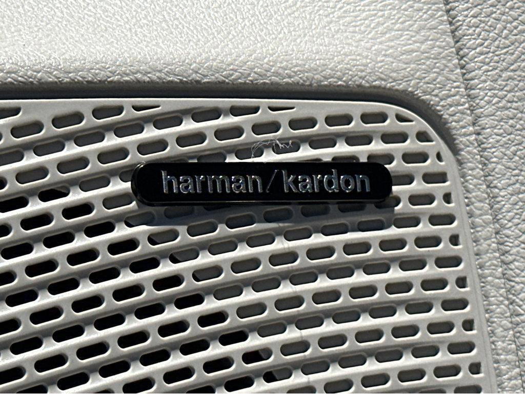 Used 2022 Chrysler Pacifica Limited image 37