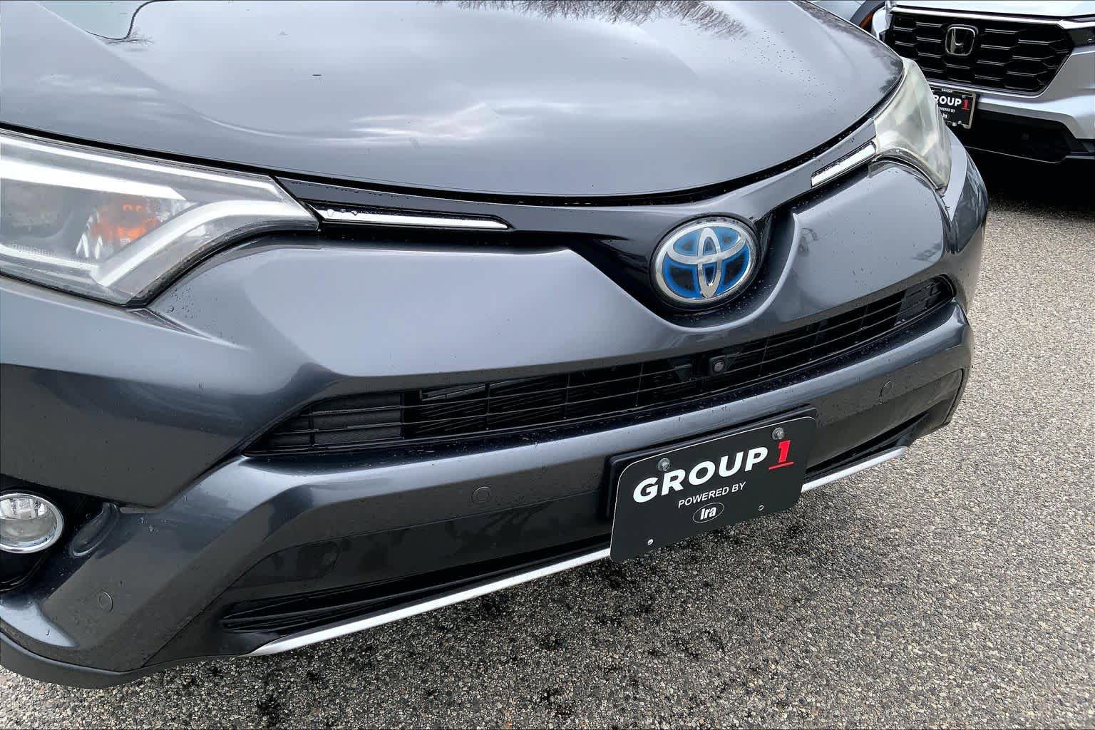 Used 2016 Toyota RAV4 Limited AWD/4WD image 32
