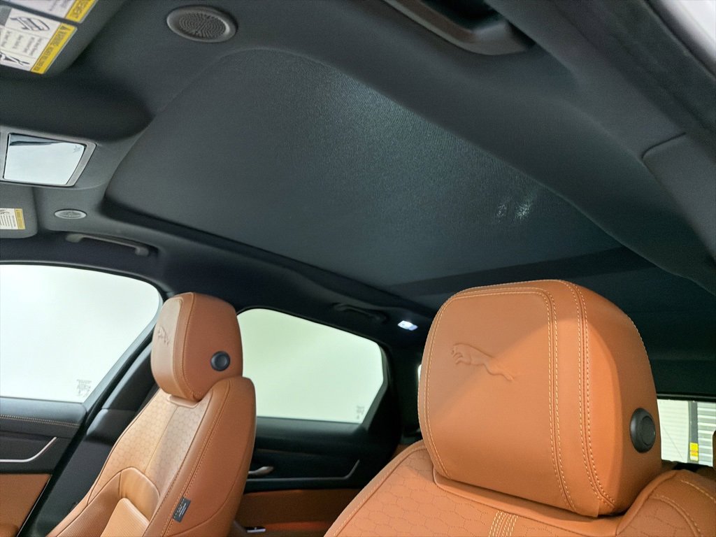 New 2026 Jaguar F-PACE R-Dynamic S image 19