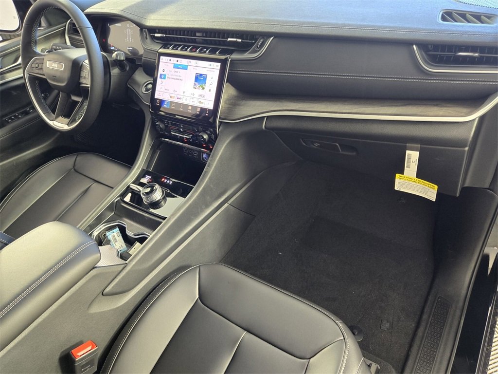 New 2025 Jeep Grand Cherokee L Altitude image 16
