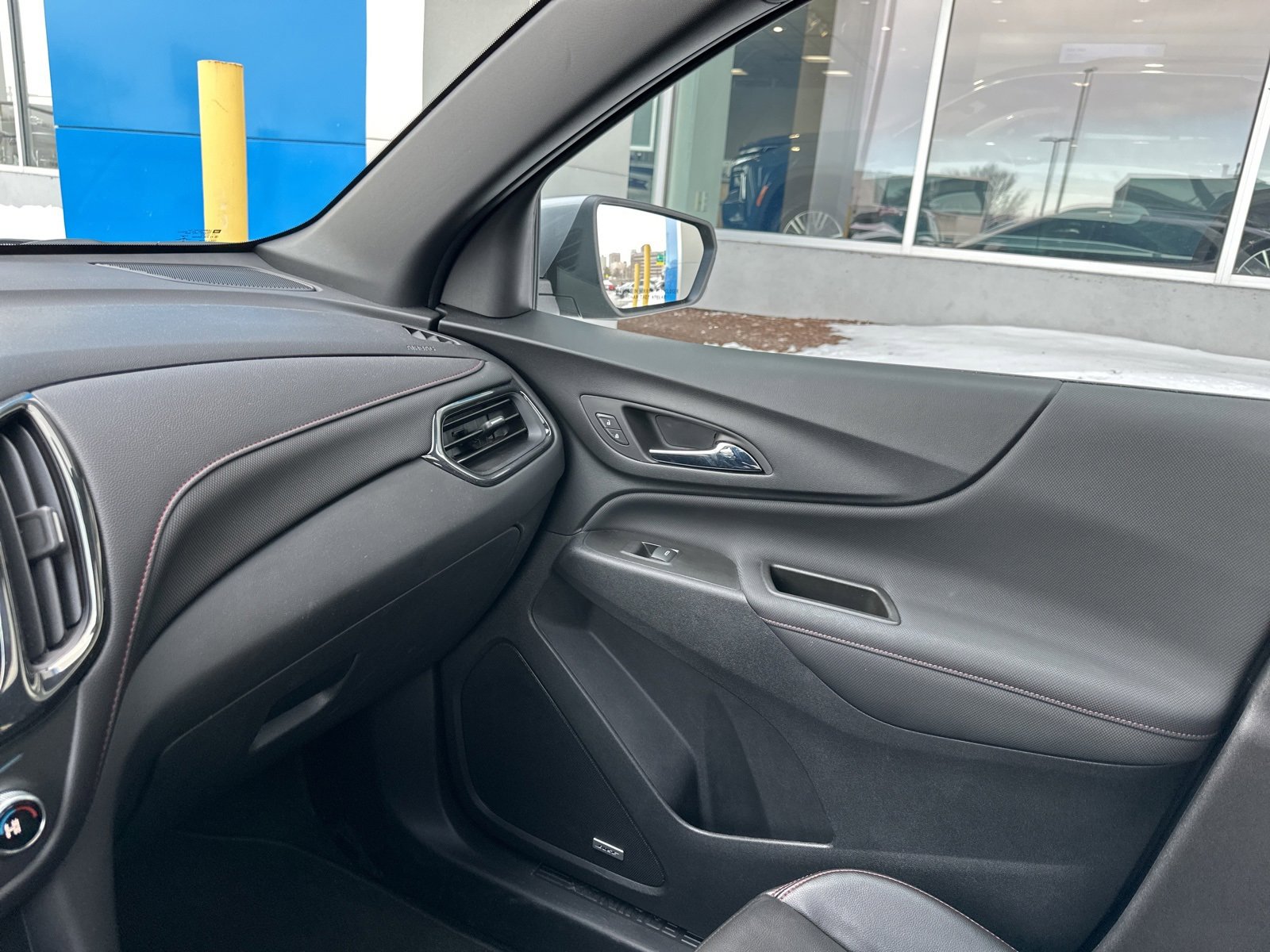 Used 2023 Chevrolet Equinox RS w/ RS Leather Package image 38