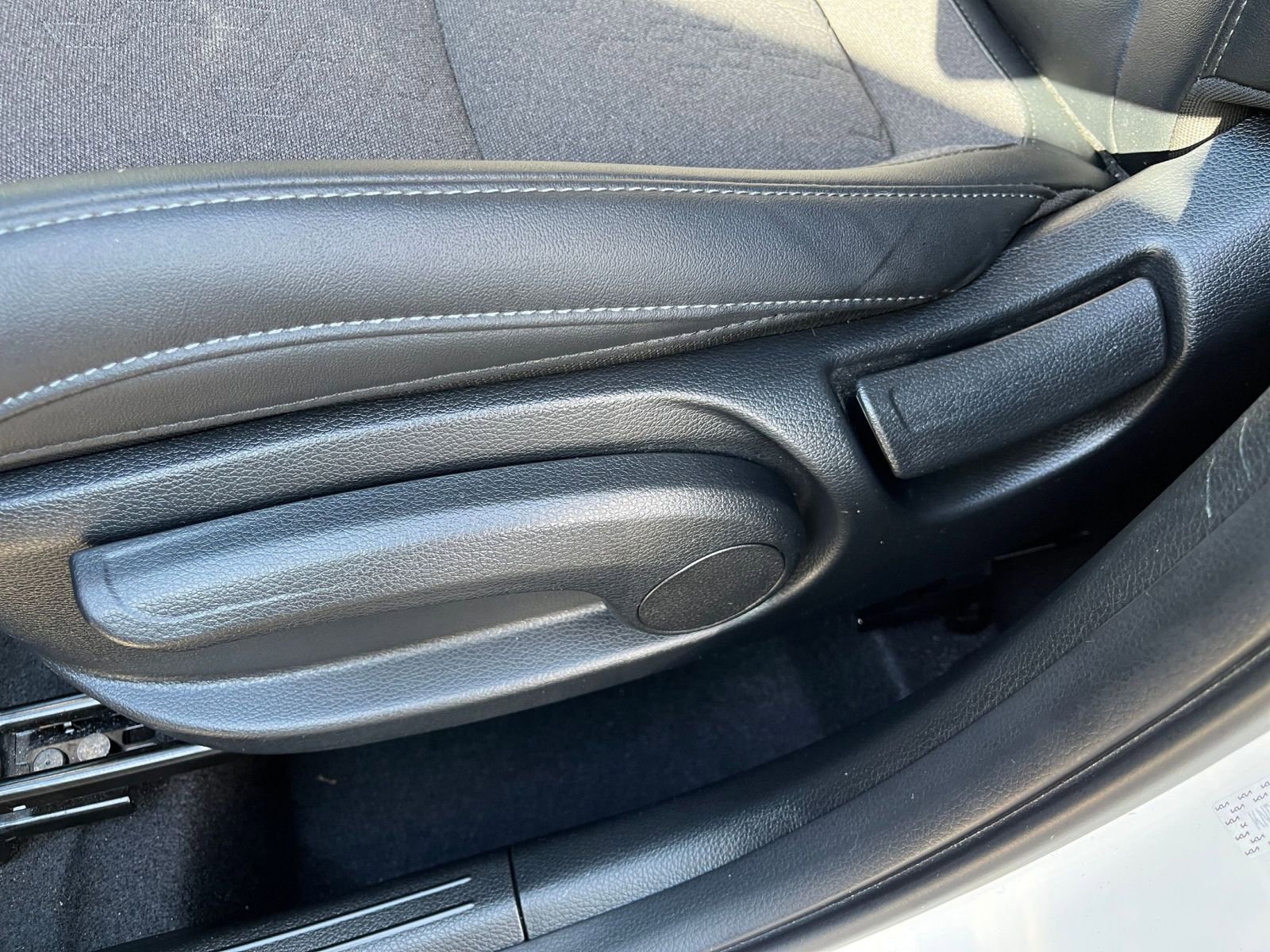 Used 2025 Kia Seltos S image 23