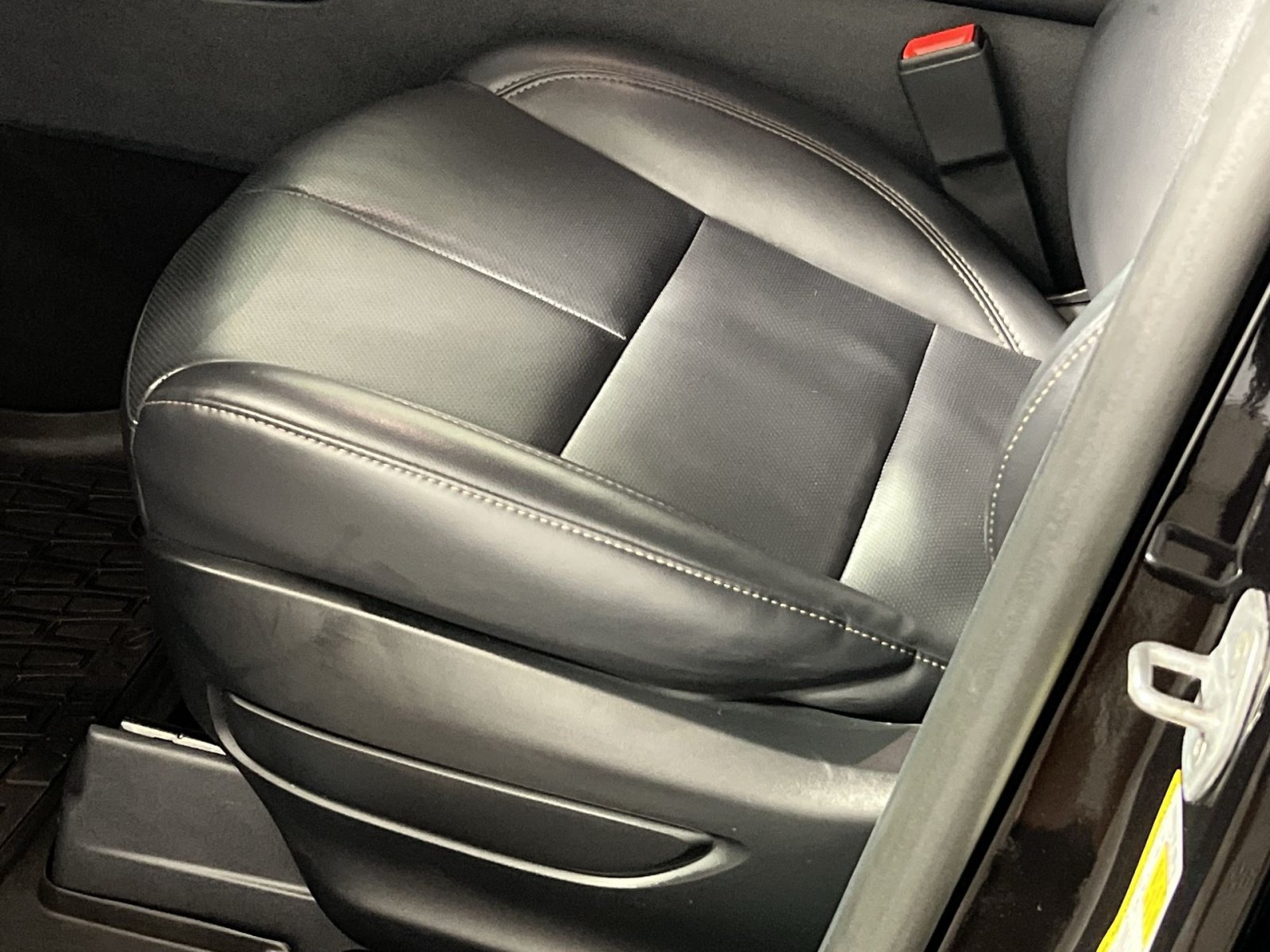 Used 2025 Lincoln Aviator AWD image 15