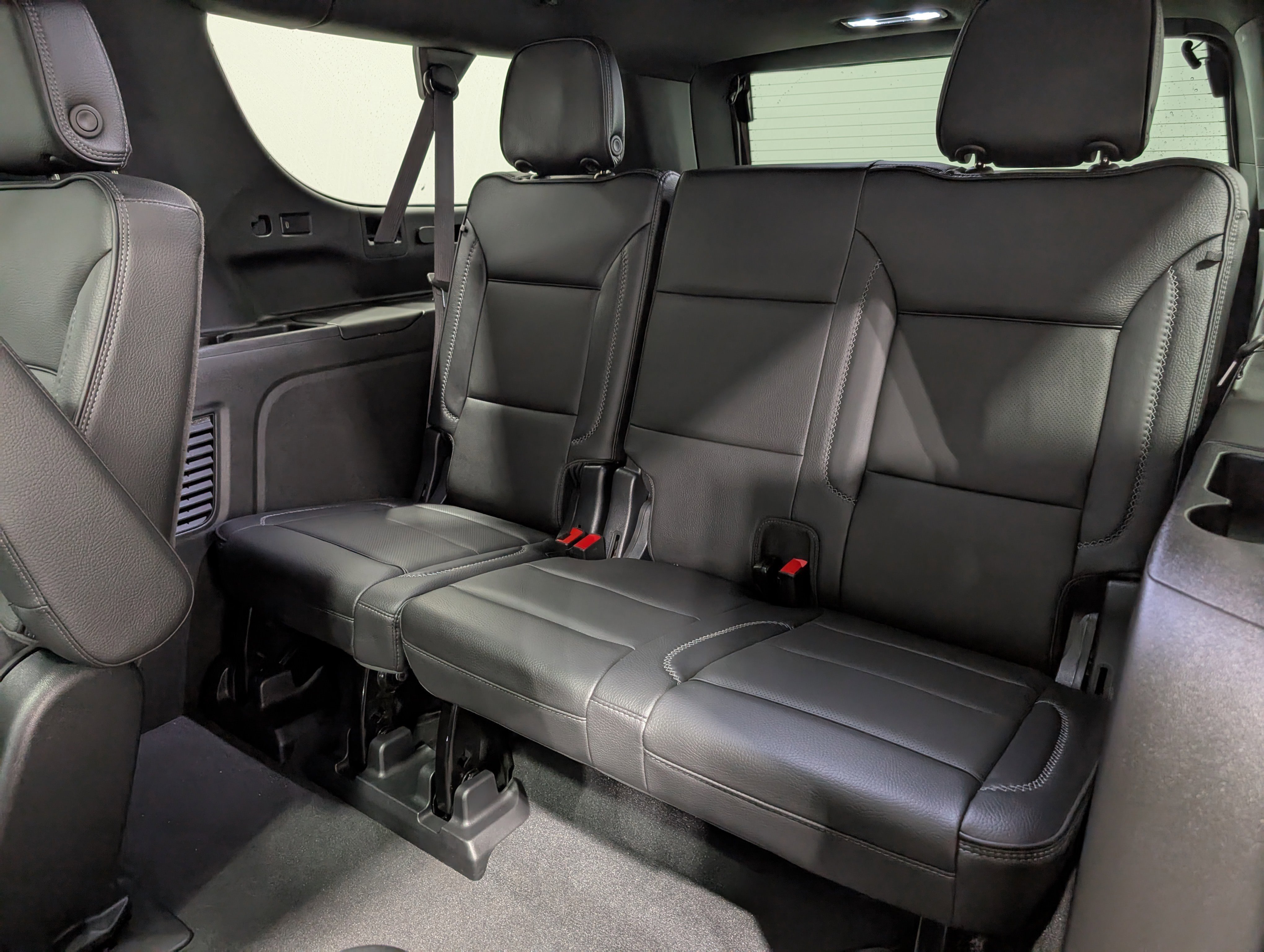 Used 2023 GMC Yukon XL Denali w/ Advanced Technology Package AWD/4WD image 20