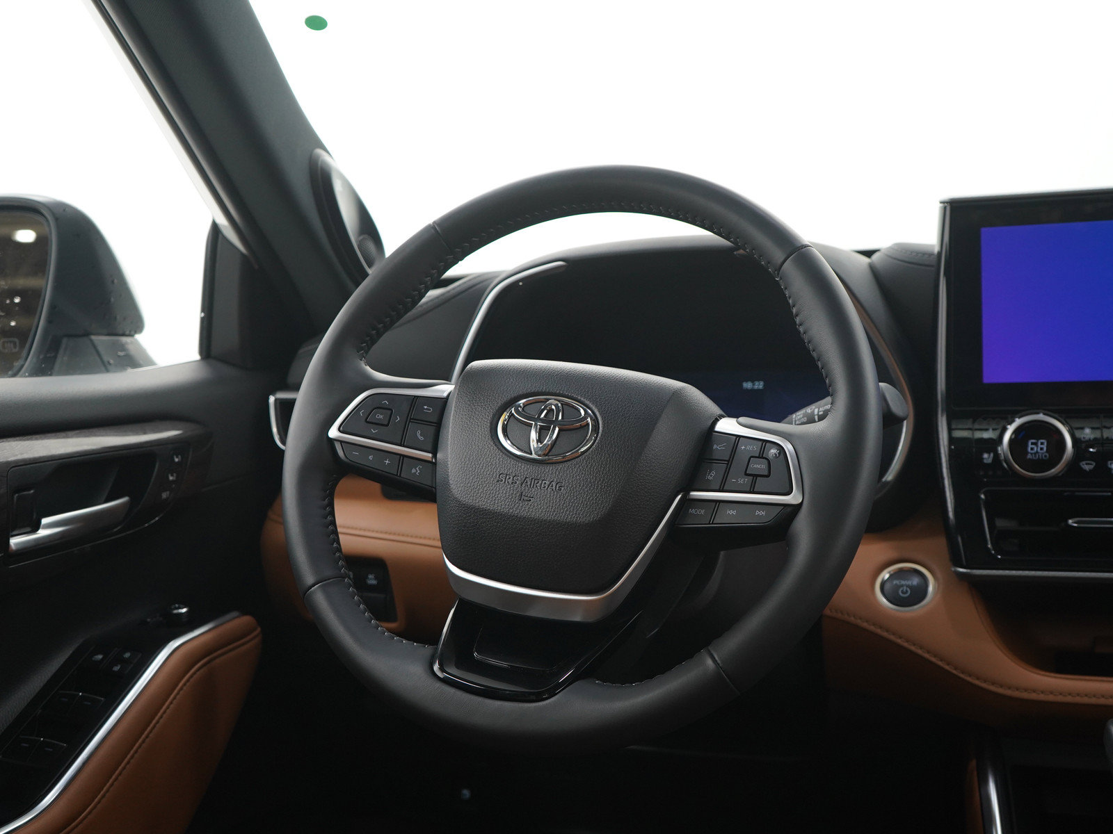 Certified 2026 Toyota Highlander Platinum AWD/4WD image 15
